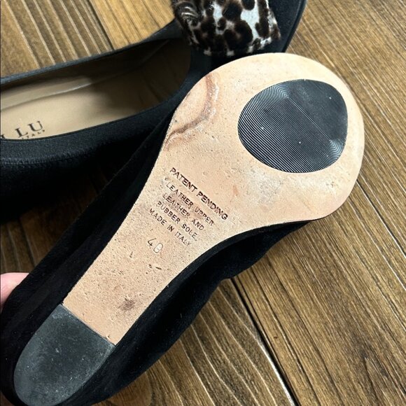 Anyi Lu Black Wedges with Leopard Accent - Picture 4 of 5